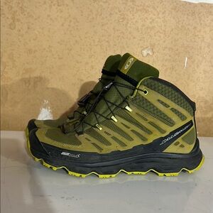 Salomon Men's Green Hiking Shoes